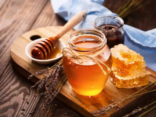 शहद के इस्तेमाल से ब्लड शुगर को मैनेज करने और बैड कोलेस्ट्रॉल को कम करने में मिलती है मदद, स्टडी का दावा