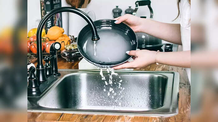 इस तरह से 5 मिनट में धुल जाएंगे सारे गंदे बर्तन, नहीं पड़ेगी स्क्रबर की भी जरूरत