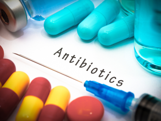 Side Effects of Antibiotics: डॉ. से जानिए एंटीबायोटिक का सेवन शरीर के लिए फायदेमंद या नुकसानदायक