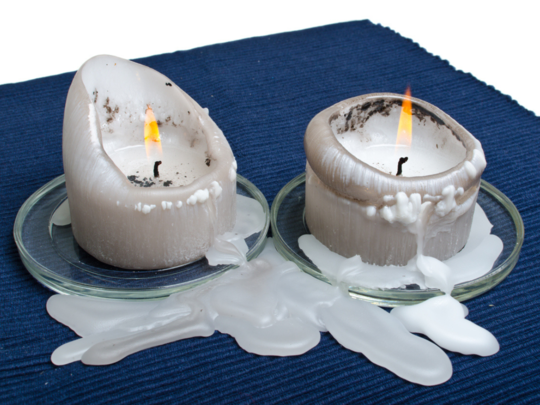 Old candle wax uses: पुरानी कैंडल वैक्स को फेंके नहीं, बल्कि ऐसे करें इसका रीयूज