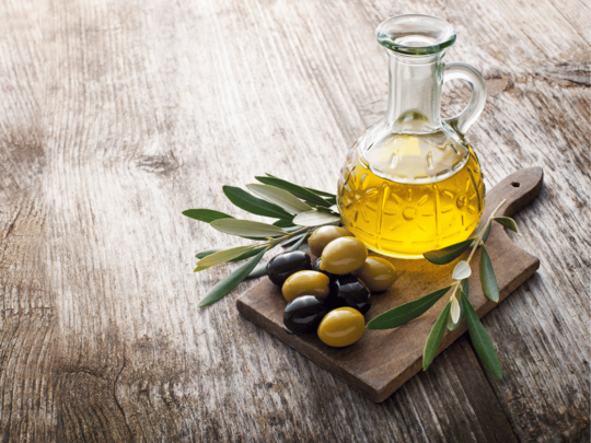 Side Effects Of Olive Oil For Skin: चेहरे पर ऑलिव ऑयल लगाने से हो सकते हैं ये साइड इफैक्ट्स