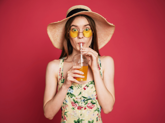 Unhealthy Drink: गर्मियों में भूलकर भी ना पीएं ये 5 तरह के ड्रिंक्‍स, शरीर को हो सकता है नुकसान